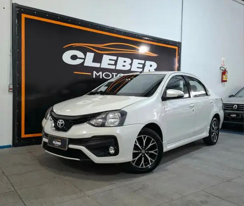 TOYOTA ETIOS 1.5 PLATINUM SEDAN 16V FLEX 4P AUTOMÁTICO