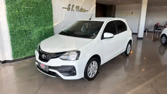 TOYOTA ETIOS 1.5 X PLUS 16V FLEX 4P AUTOMÁTICO