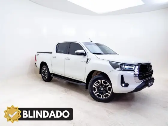 TOYOTA HILUX 2.8 D-4D TURBO DIESEL CD SRX 4X4 AUTOMÁTICO