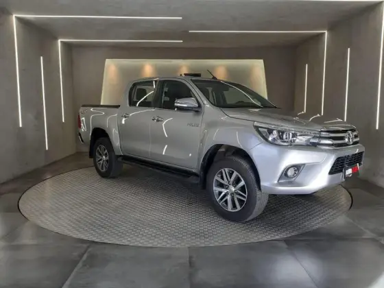 TOYOTA HILUX 2.8 SRX 4X4 CD 16V DIESEL 4P AUTOMÁTICO