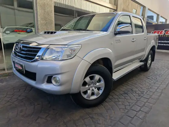 TOYOTA HILUX 3.0 STD 4X4 CD 16V TURBO INTERCOOLER DIESEL 4P MANUAL