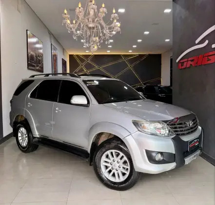 TOYOTA HILUX SW4 2.7 SR 4X2 16V FLEX 4P AUTOMÁTICO TOYOTA HILUX SW4 2.7 SR 4X2 16V FLEX 4P AUTOMÁTICO