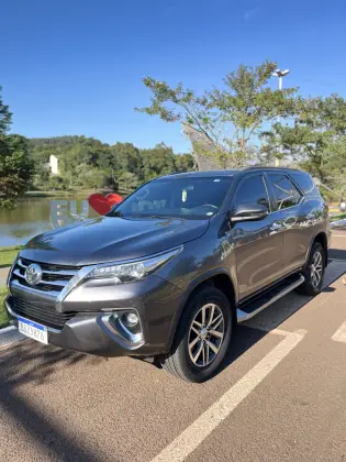 TOYOTA HILUX SW4 2.8 SRX 4X4 16V TURBO INTERCOOLER DIESEL 4P AUTOMÁTICO