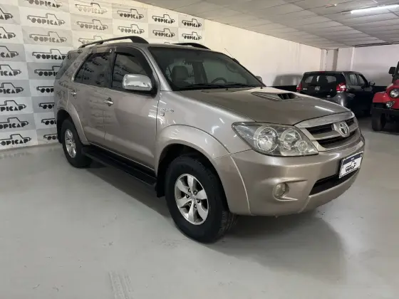 TOYOTA HILUX SW4 3.0 SRV 4X4 16V TURBO INTERCOOLER DIESEL 4P AUTOMÁTICO