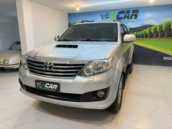 TOYOTA HILUX SW4 3.0 SRV 4X4 16V TURBO INTERCOOLER DIESEL 4P AUTOMÁTICO