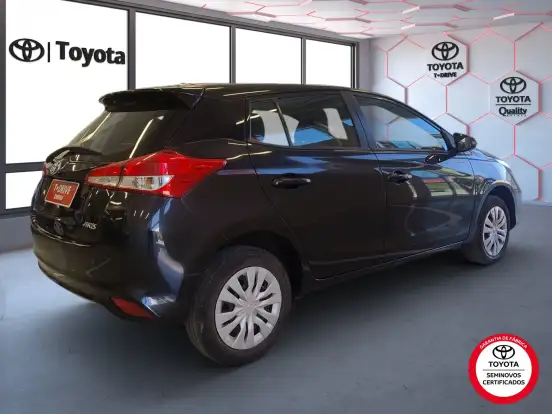TOYOTA-YARIS-2024