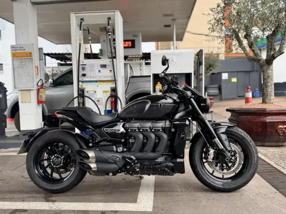 TRIUMPH ROCKET III STORM R 