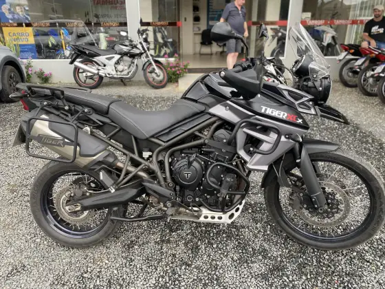 TRIUMPH TIGER 800 XCX 