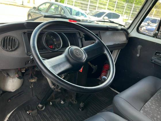 /en/city/cate-car-used-car/volkswagen-kombi-2014-1-4-mi-furgao-8v-flex-3p-manual-48120532063814656/-4