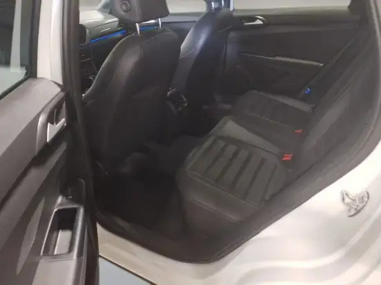 VOLKSWAGEN-TAOS-2023