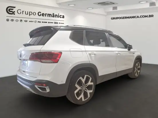 VOLKSWAGEN-TAOS-2023