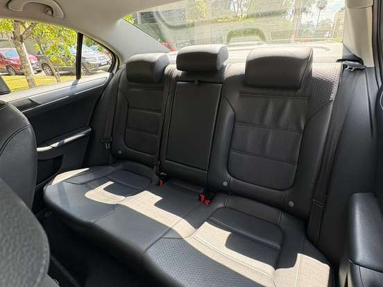 VOLKSWAGEN-JETTA-1.4 16V TSI COMFORTLINE GASOLINA 4P TIPTRONIC VOLKSWAGEN-JETTA-2016