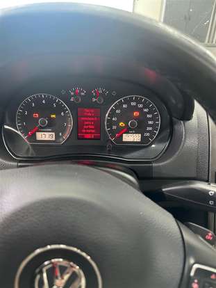 VOLKSWAGEN-POLO-2012
