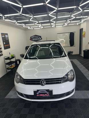 VOLKSWAGEN-POLO-2012