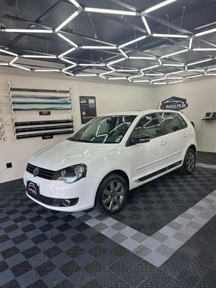 VOLKSWAGEN-POLO-2012
