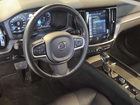 VOLVO-S60-2.0 T4 MOMENTUM GASOLINA 4P AUTOMÁTICO VOLVO-S60-2019