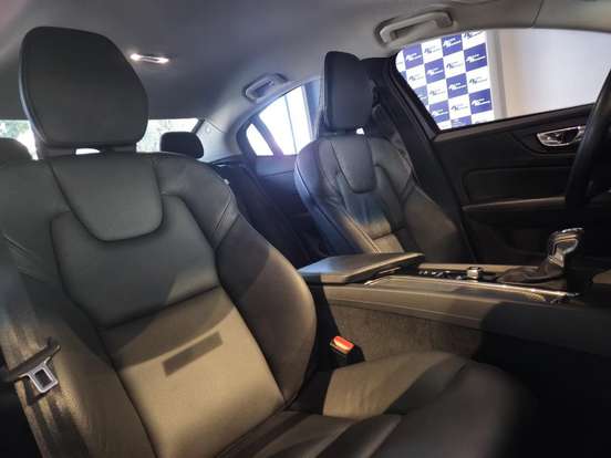 VOLVO-S60-2.0 T4 MOMENTUM GASOLINA 4P AUTOMÁTICO VOLVO-S60-2019