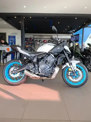 YAMAHA-MT-07 CONNECTED ABS-2025