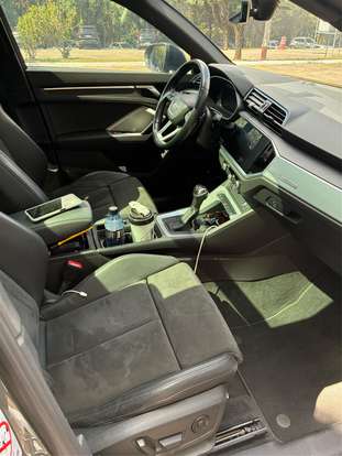 AUDI-Q3-2021