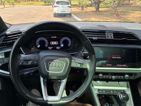 AUDI-Q3-2021
