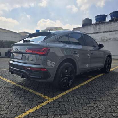 AUDI-Q5-2021