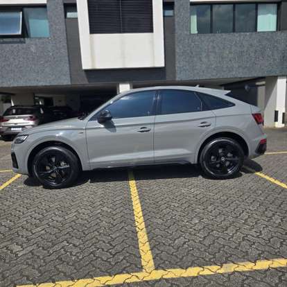AUDI-Q5-2021
