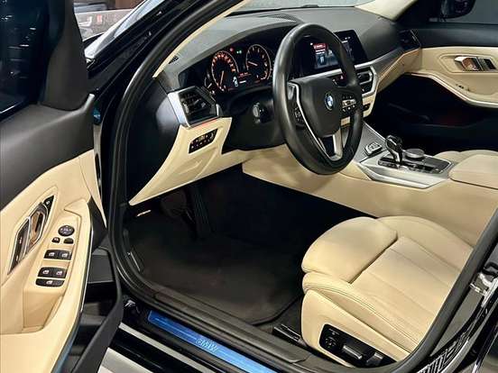 BMW-320i-2.0 16V TURBO GASOLINA SPORT AUTOMÁTICO BMW-320i-2019