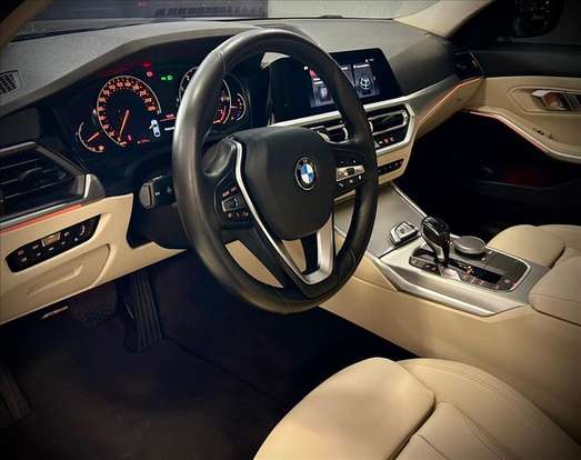 BMW-320i-2019