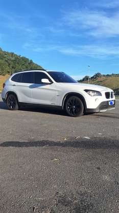 BMW-X1-2011