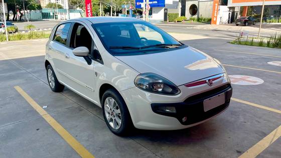 FIAT PUNTO 1.4 ATTRACTIVE 8V FLEX 4P MANUAL