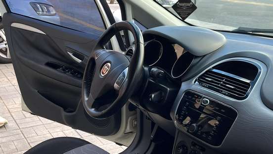 FIAT-PUNTO-2015