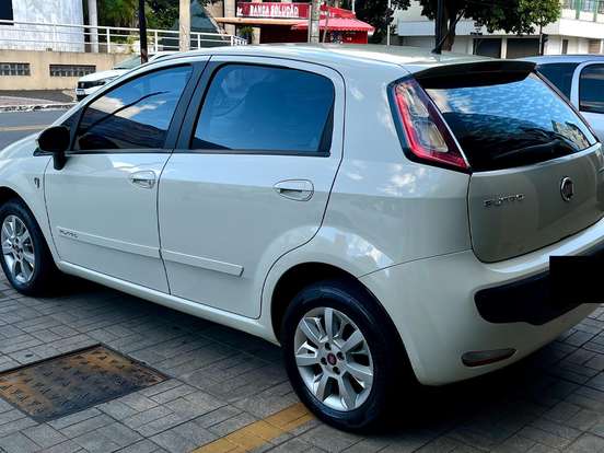 FIAT-PUNTO-1.4 ATTRACTIVE 8V FLEX 4P MANUAL FIAT-PUNTO-2015