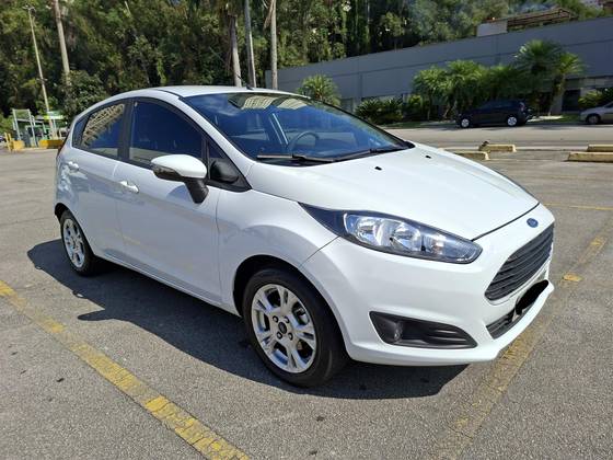 FORD FIESTA 1.6 SE HATCH 16V FLEX 4P POWERSHIFT