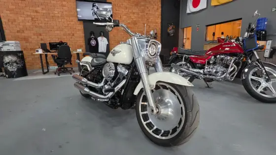 HARLEY-DAVIDSON SOFTAIL FAT BOB 107 HARLEY-DAVIDSON SOFTAIL FAT BOB 107