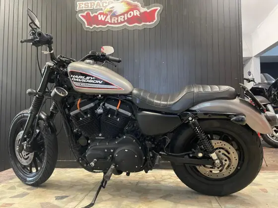 HARLEY-DAVIDSON SPORTSTER XL 883 R 