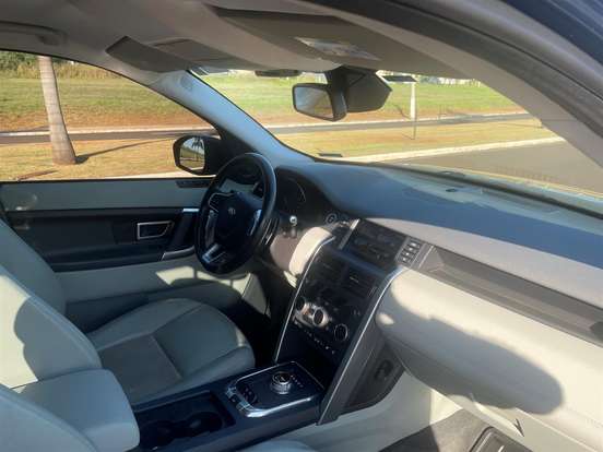 LAND ROVER-DISCOVERY SPORT-2015