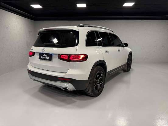 MERCEDES-BENZ-GLB 200-2022