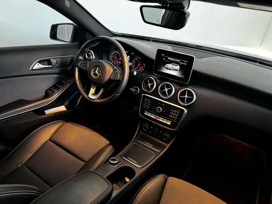 MERCEDES-BENZ-A 200-1.6 TURBO 16V FLEX 4P AUTOMÁTICO MERCEDES-BENZ-A 200-2017