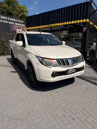 MITSUBISHI L200 TRITON 2.4 16V TURBO DIESEL SPORT GLS CD 4P 4X4 AUTOMÁTICO