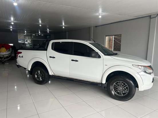 MITSUBISHI-L200 TRITON-2.4 16V TURBO DIESEL GL CD 4X4 MANUAL MITSUBISHI-L200 TRITON-2022