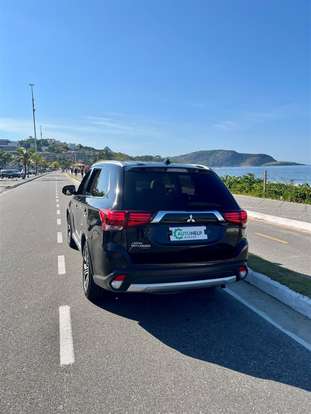 MITSUBISHI-OUTLANDER-2.2 4X4 16V DIESEL 4P AUTOMÁTICO MITSUBISHI-OUTLANDER-2015