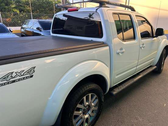 NISSAN-FRONTIER-2016