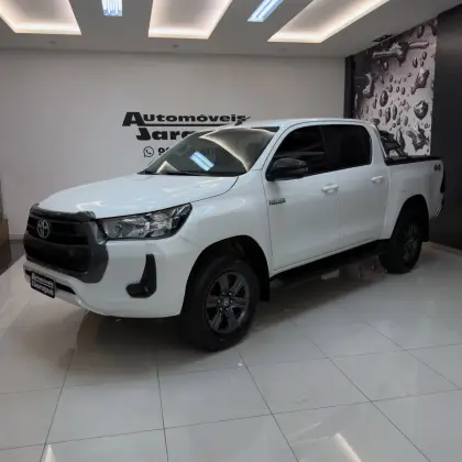 TOYOTA HILUX 2.8 D-4D TURBO DIESEL CD SR 4X4 AUTOMÁTICO TOYOTA HILUX 2.8 D-4D TURBO DIESEL CD SR 4X4 AUTOMÁTICO