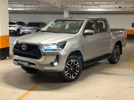 TOYOTA HILUX 2.8 D-4D TURBO DIESEL CD SR 4X4 AUTOMÁTICO