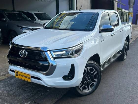 TOYOTA HILUX 2.8 D-4D TURBO DIESEL CD SRV 4X4 AUTOMÁTICO