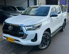 TOYOTA HILUX 2.8 D-4D TURBO DIESEL CD SRV 4X4 AUTOMÁTICO TOYOTA HILUX 2.8 D-4D TURBO DIESEL CD SRV 4X4 AUTOMÁTICO
