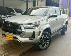TOYOTA HILUX 2.8 D-4D TURBO DIESEL CD SRX PLUS 4X4 AUTOMÁTICO TOYOTA HILUX 2.8 D-4D TURBO DIESEL CD SRX PLUS 4X4 AUTOMÁTICO