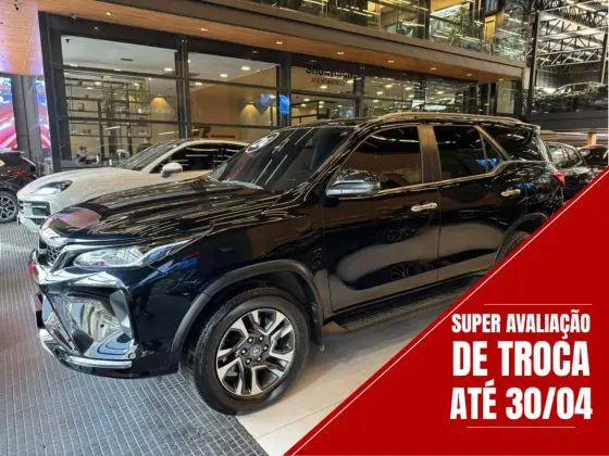 TOYOTA HILUX SW4 2.8 D-4D TURBO DIESEL SRX PLATINUM 7L 4X4 AUTOMÁTICO
