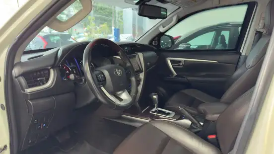 TOYOTA-HILUX SW4-2018