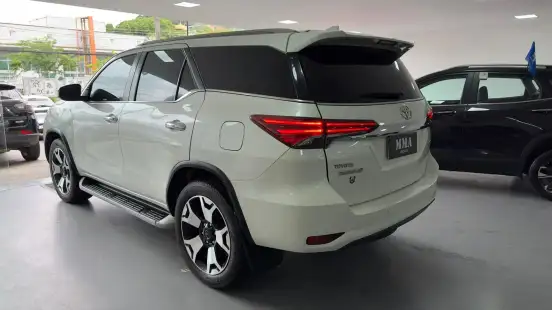 TOYOTA-HILUX SW4-2018
